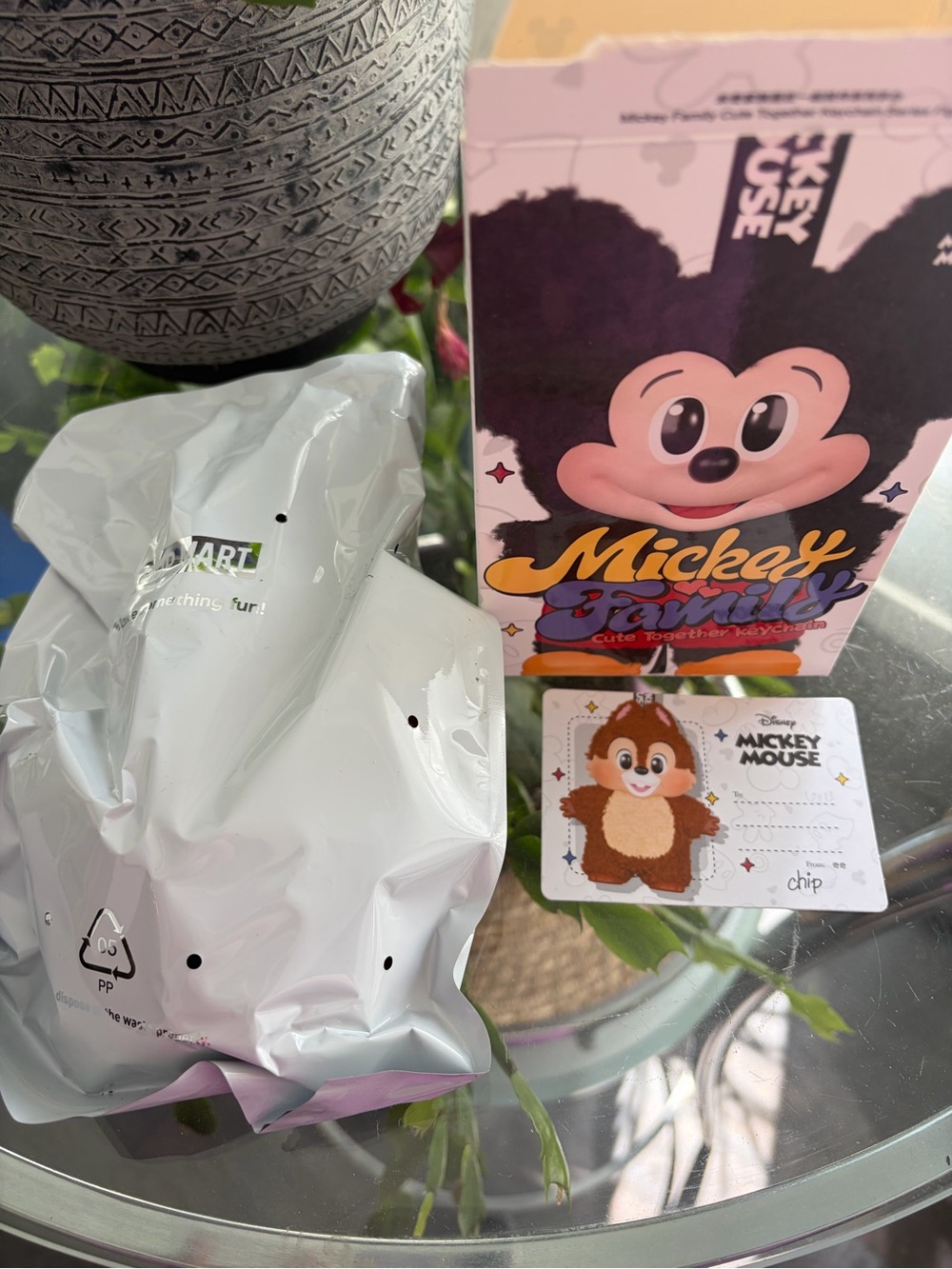 POP MART Mickey Family Cute Together Keychain - Picture 2 of 3